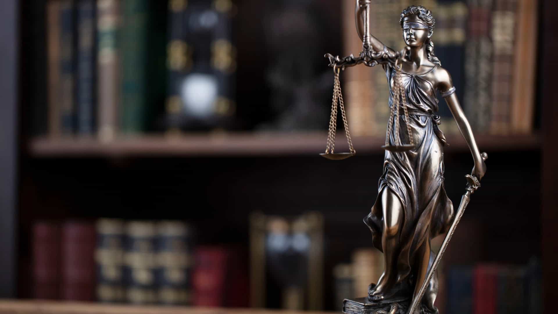 Av. Alparslan LEVENT - Karşıyaka Avukat - İzmir Avukat